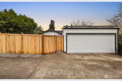 2314 46th Avenue SW, Seattle, WA 98116 - Photo 37