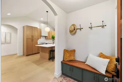 2314 46th Avenue SW, Seattle, WA 98116 - Photo 3