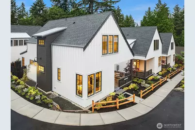 2218 NE 125th Street, Seattle, WA 98125 - Photo 3