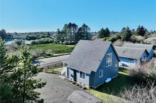 934 Wawona Ave SE, Ocean Shores, WA 98569 - Photo 3