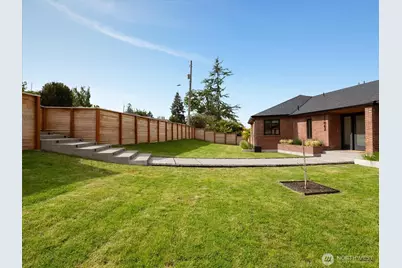 11062 Auburn Avenue S, Seattle, WA 98178 - Photo 33