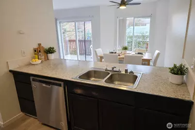 15815 Admiralty Way #D5, Lynnwood, WA 98087 - Photo 5