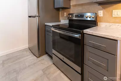 16817 Larch Way #D201, Lynnwood, WA 98037 - Photo 5