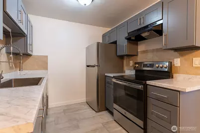 16817 Larch Way #D201, Lynnwood, WA 98037 - Photo 3