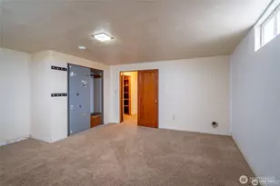 113 E 6th St, Lind, WA 99341 - Photo 21