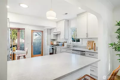 1424 N 53rd Street, Seattle, WA 98103 - Photo 9