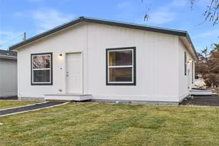 19 B S Garden Ave, Rock Island, WA 98850 - Photo 1