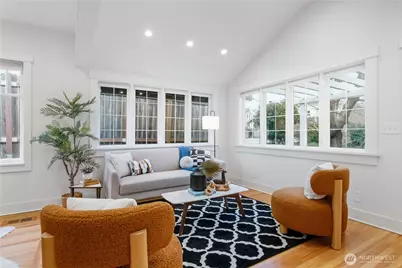 3815 Sunnyside Avenue N, Seattle, WA 98103 - Photo 5