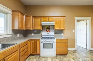 19653 Cedardale Rd, Mount Vernon, WA 98274 - Photo 9