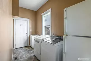 19653 Cedardale Rd, Mount Vernon, WA 98274 - Photo 11