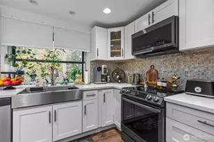 1073 SW 326th St, Federal Way, WA 98023 - Photo 7