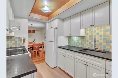 4629 W Lake Sammamish Parkway SE #H206, Issaquah, WA 98027 - Photo 3