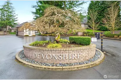 1726 Bellevue Way NE, Bellevue, WA 98004 - Photo 37