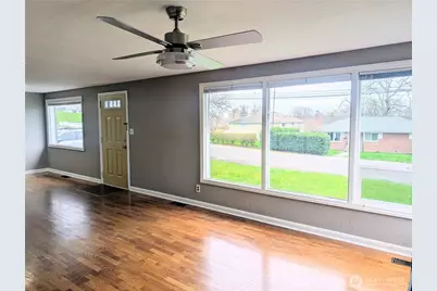 1740 SE 6th Street, Oak Harbor, WA 98277 - Photo 7