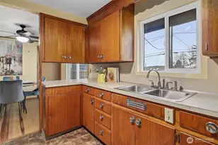 7716 S Mission Dr, Seattle, WA 98178 - Photo 17