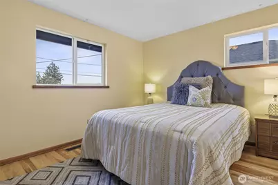 7716 S Mission Drive, Seattle, WA 98178 - Photo 9