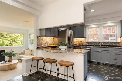 1812 10th Avenue E, Seattle, WA 98102 - Photo 17