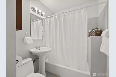 7532 9th Avenue NE, Seattle, WA 98115 - Photo 17
