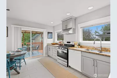 7532 9th Avenue NE, Seattle, WA 98115 - Photo 15