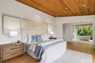 9135 NE 19th St, Clyde Hill, WA 98004 - Photo 17