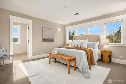 328 Ericksen Avenue NE #R2, Bainbridge Island, WA 98110 - Photo 25