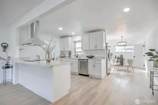 302 S 76th St, Tacoma, WA 98408 - Photo 9