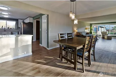 1122 13th Street SW, Puyallup, WA 98371 - Photo 9