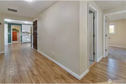 1122 13th Street SW, Puyallup, WA 98371 - Photo 5