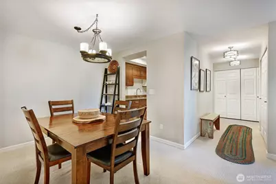 13717 Linden Ave N #204, Seattle, WA 98133 - Photo 11