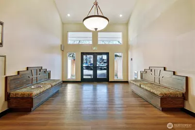 13717 Linden Ave N #204, Seattle, WA 98133 - Photo 3