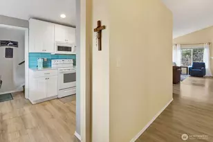 840 Nevada St, Bellingham, WA 98229 - Photo 5