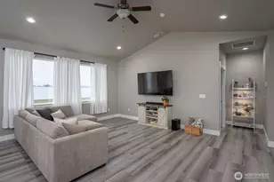 915 P St SW, Quincy, WA 98848 - Photo 25