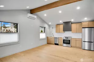 304 Daley St, Edmonds, WA 98020 - Photo 3