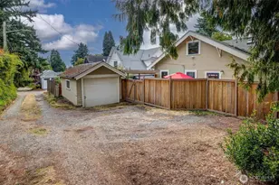 5718 Palatine Ave N, Seattle, WA 98103 - Photo 29