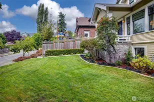 5718 Palatine Ave N, Seattle, WA 98103 - Photo 31