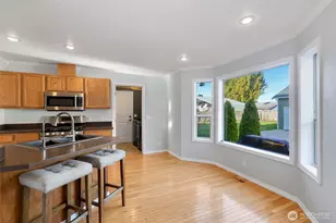 4924 N Vista Dr E, Bonney Lake, WA 98391 - Photo 7