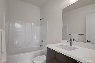 8706 S 42nd Avenue, Seattle, WA 98118 - Photo 9