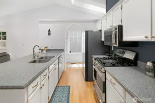 8215 1st St SE, Lake Stevens, WA 98258 - Photo 7