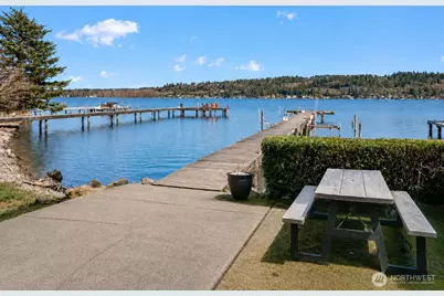 5425 96th Avenue SE, Mercer Island, WA 98040 - Photo 1