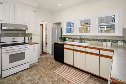 6841 19th Avenue NE, Seattle, WA 98115 - Photo 9