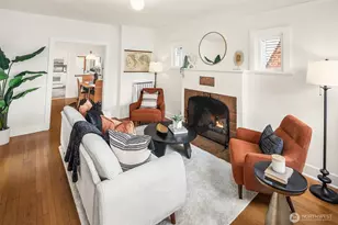 6841 19th Ave NE, Seattle, WA 98115 - Photo 3