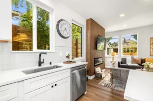 4326 A SW Mills St, Seattle, WA 98136 - Photo 11