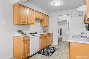 7310 N Skyview Ln, Tacoma, WA 98406 - Photo 5