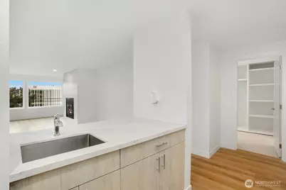 1028 Lakeview Boulevard E #4, Seattle, WA 98102 - Photo 15