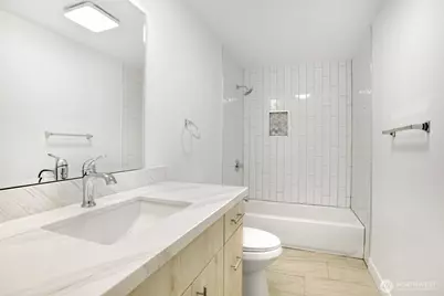 1028 Lakeview Boulevard E #4, Seattle, WA 98102 - Photo 17