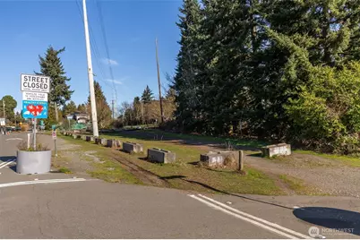 10739 Fremont Avenue N, Seattle, WA 98133 - Photo 23