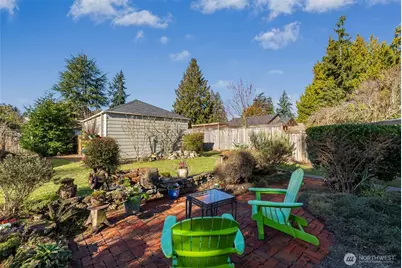 10739 Fremont Avenue N, Seattle, WA 98133 - Photo 17