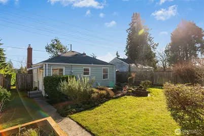 10739 Fremont Avenue N, Seattle, WA 98133 - Photo 19