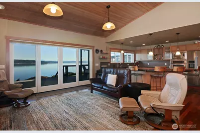 896 Snowshoe Place, Greenbank, WA 98253 - Photo 7