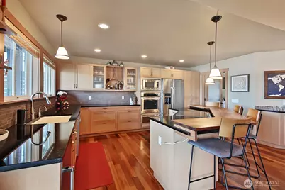 896 Snowshoe Place, Greenbank, WA 98253 - Photo 15